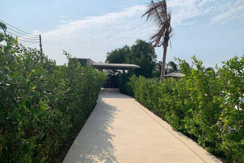 Cartagena Seaside Retreat: Beachfront Comfort Near Historic Center Exterior photo